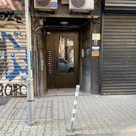 Newly Refurbished Apartment In The City Center Sófia Exterior foto