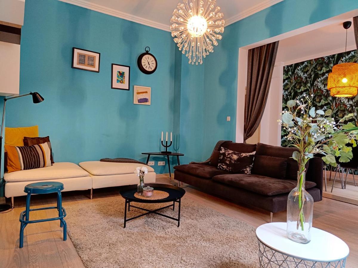 Newly Refurbished Apartment In The City Center Sófia Exterior foto