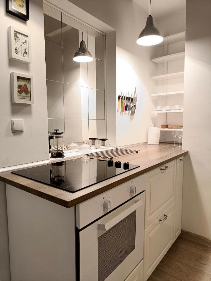 Newly Refurbished Apartment In The City Center Sófia Exterior foto