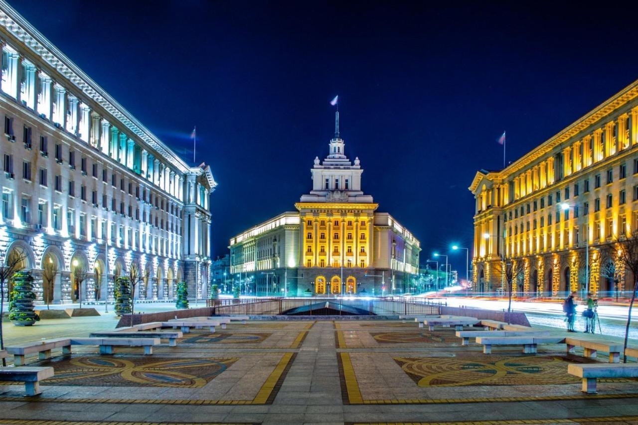 Newly Refurbished Apartment In The City Center Sófia Exterior foto